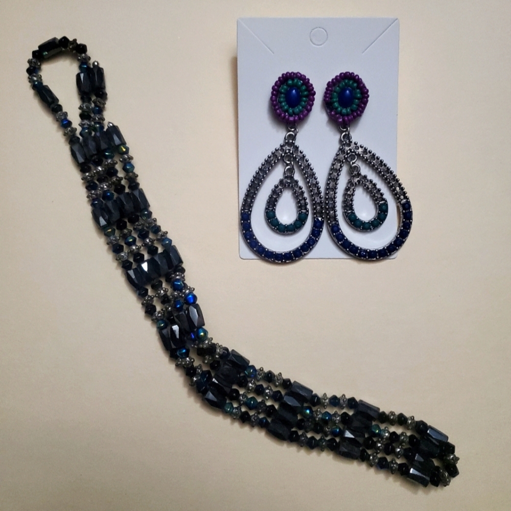 Bundle of jewelry